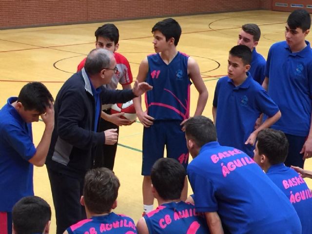 La antigua pista de minibásket llevará el nombre de Pabellón de Básket Pedro Bayona Marín