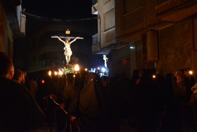 Sobrecogedor silencio al paso del Cristo de la Agonía