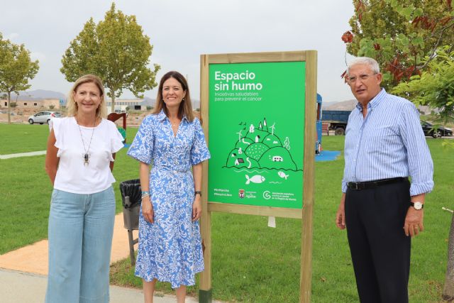 El parque inclusivo Maestra Mari Collado se convierte en un 'Espacio sin humo'