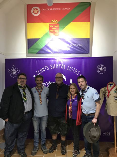 La escultura de El Durmiente, símbolo del escultismo murciano, vuelve a Sierra Espuña de la mano del escultor aguileño Mario Fernández