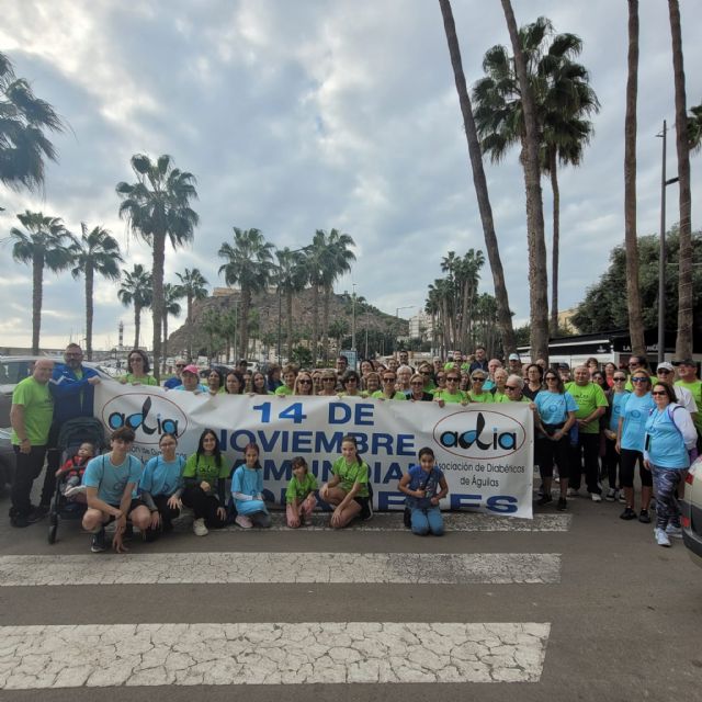 Cerca de un centenar de personas participan en el Anda conmigo