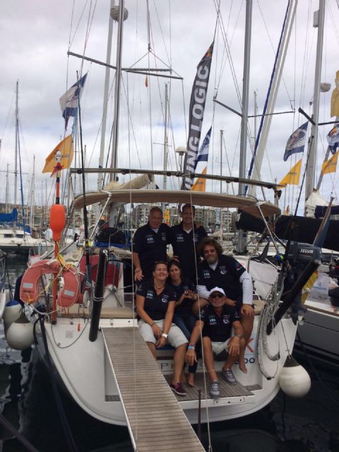 Elena Arévalo cruza el Océano Atlántico a vela