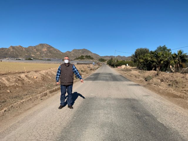 El concejal de Agricultura insta a la Consejería a que proceda al arreglo de los caminos rurales, una actuación aprobada hace cuatro años