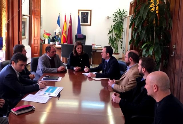 La factura eléctrica de Águilas pasará de 980.000 euros a 320.000 gracias a las medidas de eficiencia energética de la Comunidad