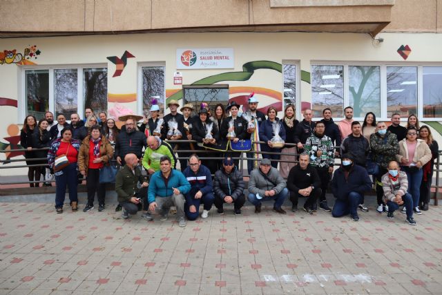 Los usuarios de Afemac reciben la visita de los personajes del Carnaval