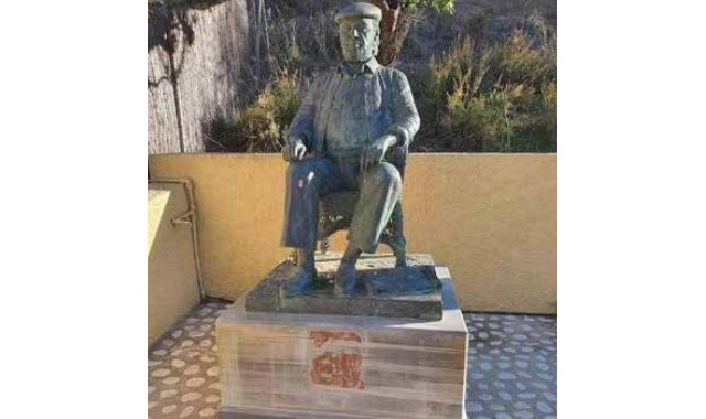 Milana Bonita condena la barbarie sobre la escultura de Paco Rabal