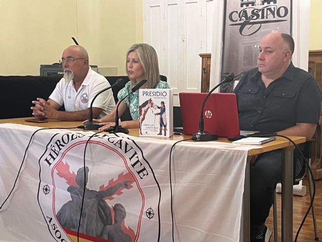 El historiador Jorge Luis García Ruiz presenta en Águilas su libro 'Presidio'