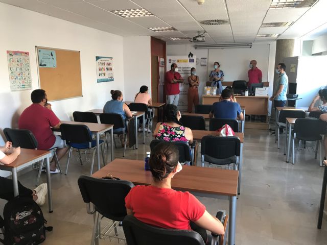 Comienza una nueva edición del itinerario de inserción laboral 'Operaciones básicas de restaurante y bar', incluido en el Proyecto 'Águilas T-Forma'