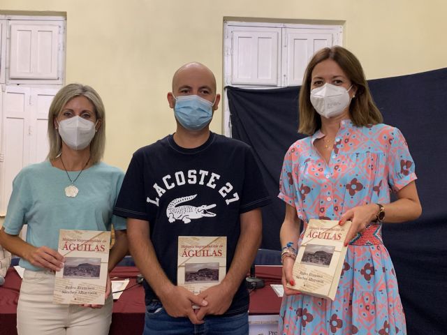 Pedro Francisco Sánchez Albarracín presenta el libro 'Historia imprescindible de Águilas'