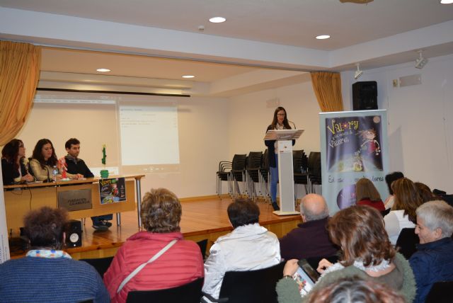 Adela Mendiola presenta en Águilas el libro Valory y su melena de valores