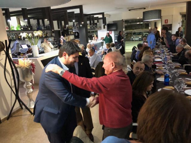 López Miras participa en un encuentro con afiliados del PP de Águilas