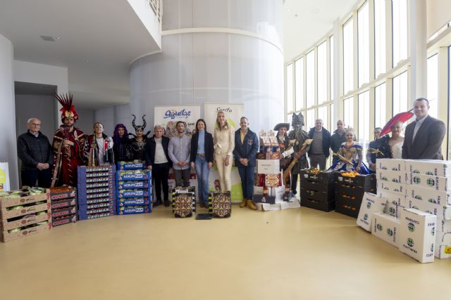 Los personajes del Carnaval 2023 reciben su peso en productos de la tierra