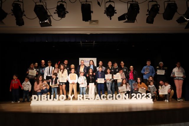 Los escolares participan en el XXVIII Concurso de Dibujo y Redacción del Carnaval