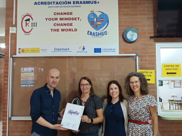 El IES Rey Carlos III abre sus puertas a nuevos proyectos europeos con la visita de una profesora de Helsinki