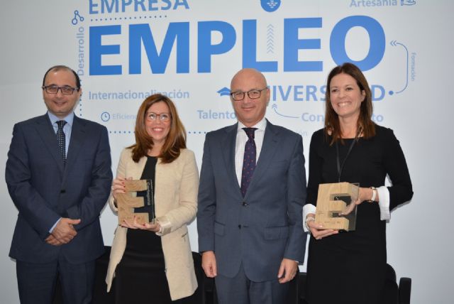 Águilas recibe el galardón de Municipio Emprendedor del Año