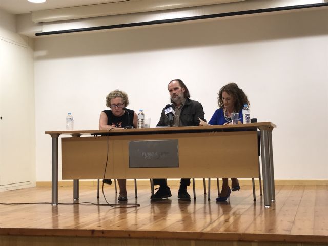 Salvador Robles Miras presenta La luz del silencio