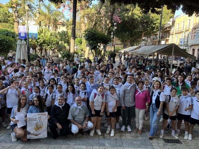 El colegio María Inmaculada conmemora el día del Domund 2025 con una marcha solidaria