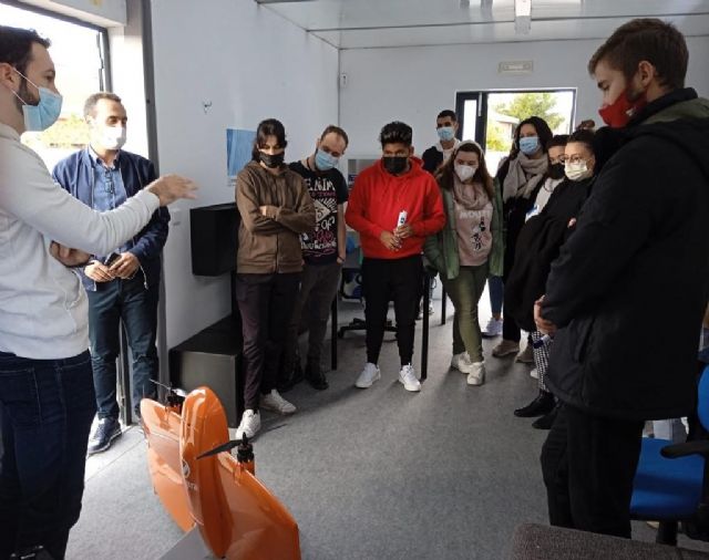 Alumnos del Instituto Alfonso Escámez visitan el Vivero de Empresas
