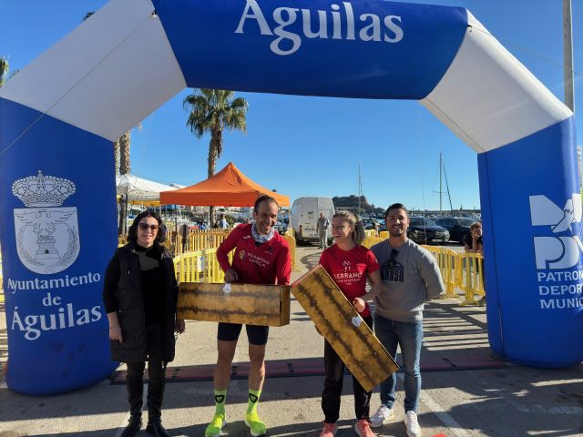 Mario Molina Salas y Paloma Sala, ganadores de la Carrera Popular de Navidad de Águilas