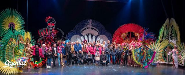 'Pigmentos mágicos' logra el primer premio del Concurso de Trajes de Papel