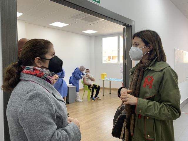 Las personas con discapacidad de Águilas reciben la vacuna contra el COVID