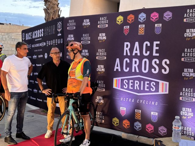 Águilas da la salida a la Race Across Spain