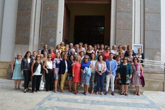 La Asociación de Amas de Casa inicia su programa de actividades 2016/17 con la tradicional misa de 'comienzo de curso'