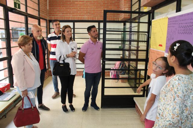 El colegio Urci inaugura la exposición de trabajos sobre el proyecto Científicos del mundo
