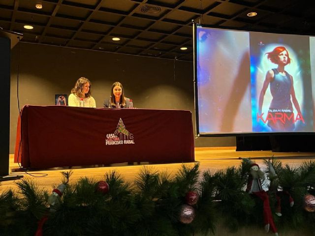 Alba M. Rabal presenta su novela Karma