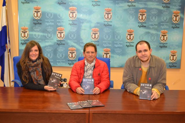 'Las inconfundibles máscaras de cuero de Teatro Strappato: rostros esculpidos que narran historias inolvidables'