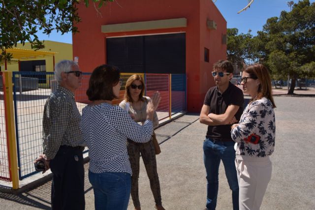 La alcaldesa y el edil de Educación visitan los colegios de Águilas para estudiar las obras de mantenimiento que se acometerán este verano