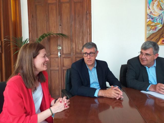 El presidente de la CHS acude al acto de entrega de la concesión de 1,5 hm³ de la desaladora de Águilas a los regantes de la localidad