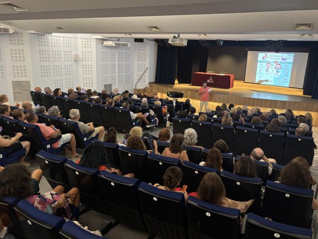 La Casa de Cultura acoge la charla 'Cuida tu Ríe-nestar interior'