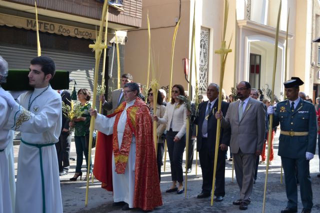 La imagen de Jesús en la borrica recorre las calles de Águilas