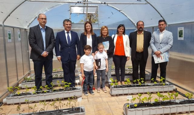 300 alumnos del colegio Ciudad del Mar de Águilas cultivarán productos agrícolas en un nuevo invernadero escolar