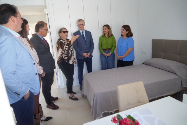 El Gobierno regional inaugura la primera vivienda tutelada para personas con problemas de salud mental del municipio de Águilas