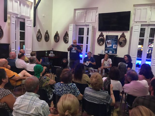 Arranca el club de lectura 'Correspondencias' del Casino de Águilas