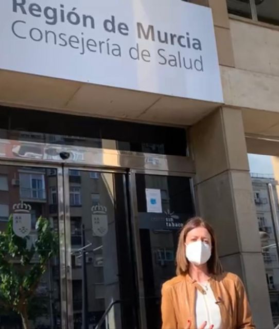 El consejero de Salud no da la cara ante la reivindicación de las vacunaciones en Águilas