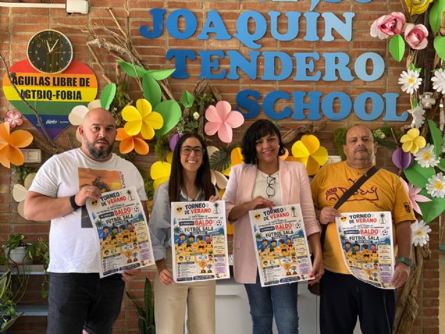 El CEIP Joaquín Tendero acoge la presentación del Torneo de Verano de Fútbol Sala Infantil en homenaje a 'Baldo'