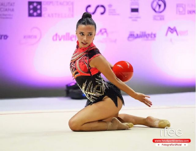 La aguile&ntilde;a Ainhoa Soler se proclama en gimnasia rítmica campeona de Espa&ntilde;a por equipos y logra el bronce en pelota
