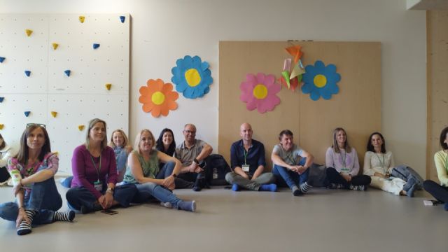 El Rey Carlos III conoce el sistema educativo finlandés gracias a su Acreditación Erasmus+