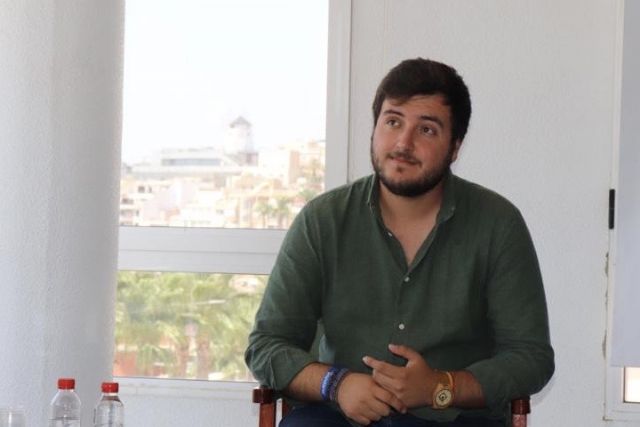 Landáburu: 'Consensuamos con el PSOE una moción para apoyar a los libreros y ahora quieren ponerse ellos solos la medalla'