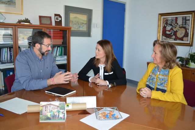 La alcaldesa valora muy positivamente el visto bueno que la Consejería de Sanidad ha dado a los terrenos ofrecidos por el Ayuntamiento para la construcción del Chare