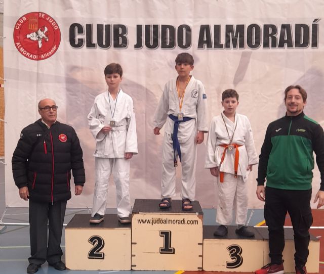 Tres nuevas medallas se suman al palmarés del Club Judo Águilas a nivel regional