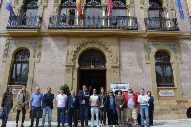El Ayuntamiento de Águilas guarda un minuto de silencio en señal de condena por el atentado de Londres