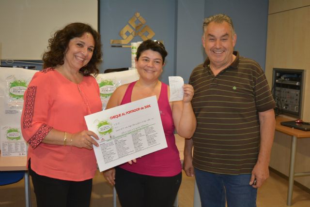 Silvia López, ganadora del primer sorteo de la campaña 'Gana la paga extra'