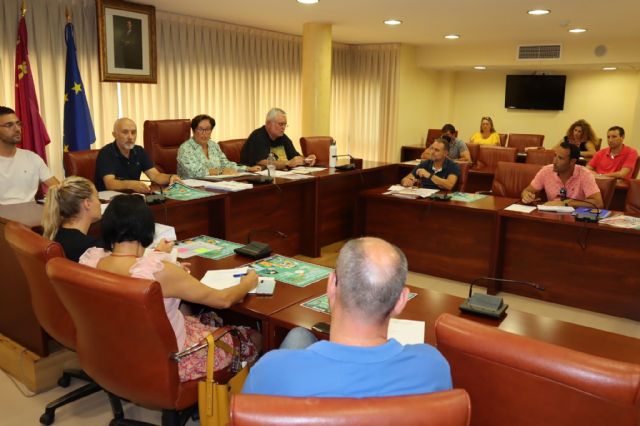 La Concejalía de Educación presenta a los directores de los colegios la oferta de actividades complementarias y extraescolares para el presente curso