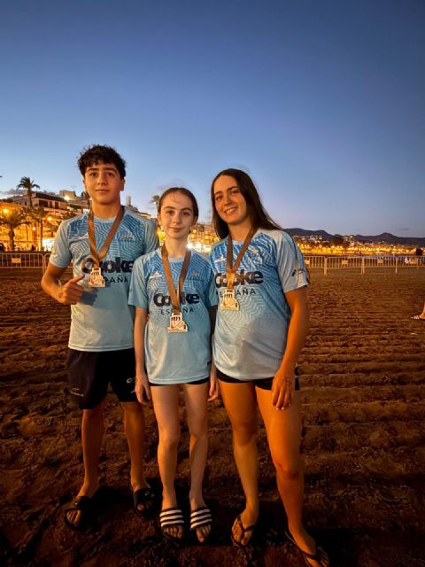 El Club Natación Águilas logra tres podios en la II Travesía a Nado Desafío Pecio Fenicio