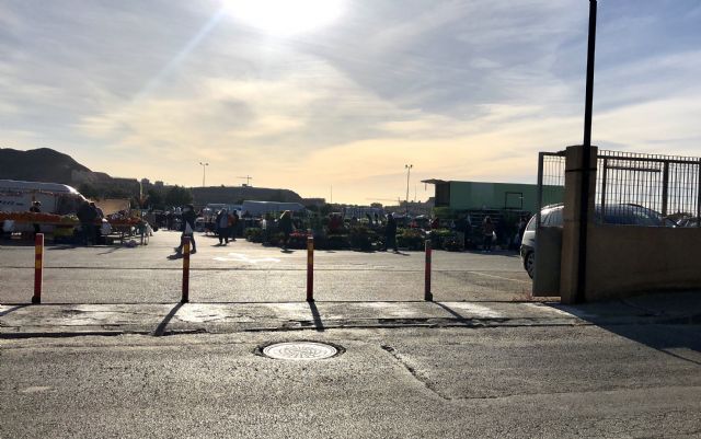 El PP denuncia la incoherencia en la gestión del Gobierno de Moreno que ayer en máximo nivel de contagios retiró el control de acceso al mercado semanal