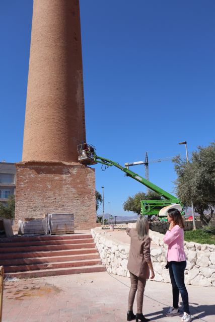 Comienzan las obras de rehabilitación y puesta en valor de la chimenea de La Loma